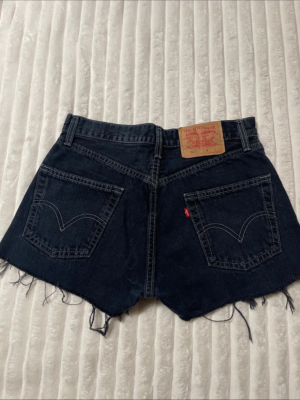 Levis 501 Shorts | Size 27 or 28 ?